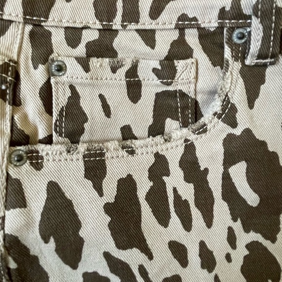 Kenzie Animal Print Mini Skirt Size 10 Stretch Denim Brown & Tan - Picture 9 of 12